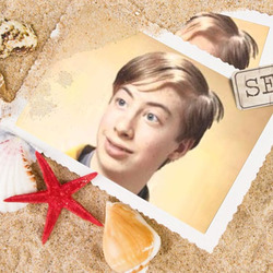 Photo effect - Photo lays on the sand