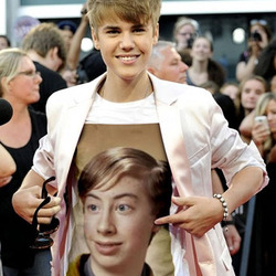 Photo effect - On the t-shirt of Justin Bieber