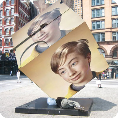 Photo effect - Cube in the center of the square